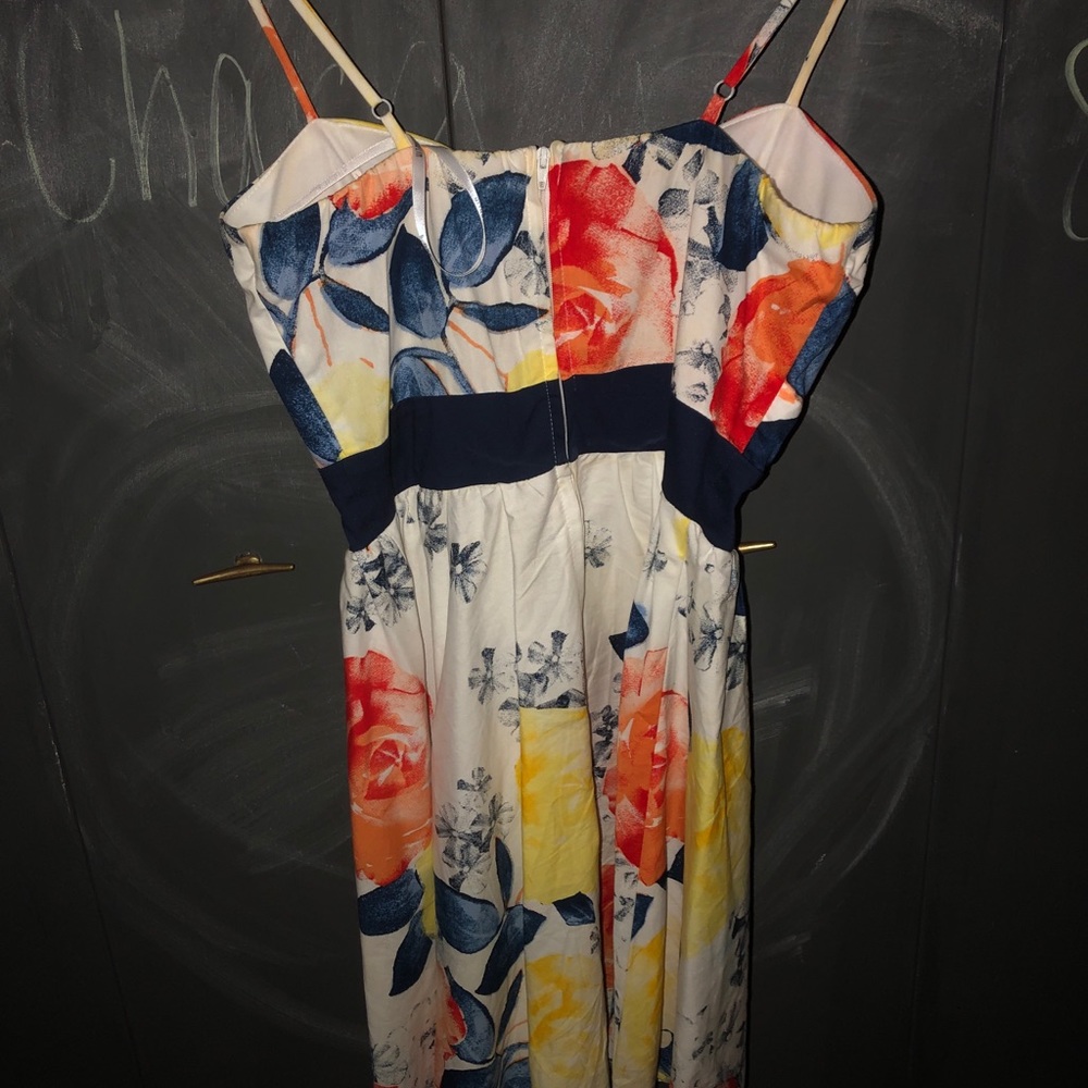 Sundress - Picture 3 of 3